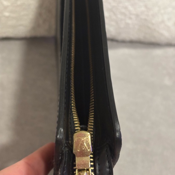 Louis Vuitton Epi Pochette Homme w/ entrupy cert - Picture 4 of 7